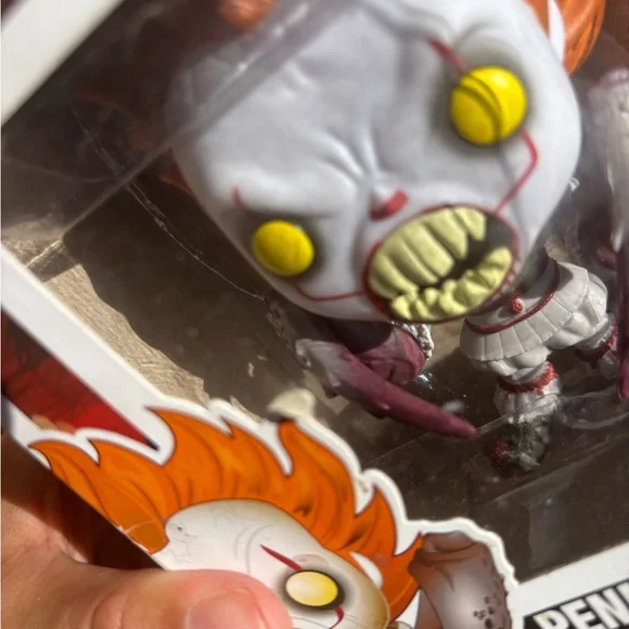 Funko Pop! Movies IT #542 Pennywise w/ Spider Legs Vinyl Figure + Box - Picture 9 of 11